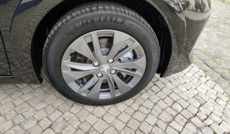 Peugeot e-208 completo