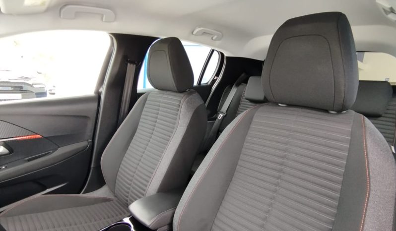Peugeot e-208 completo