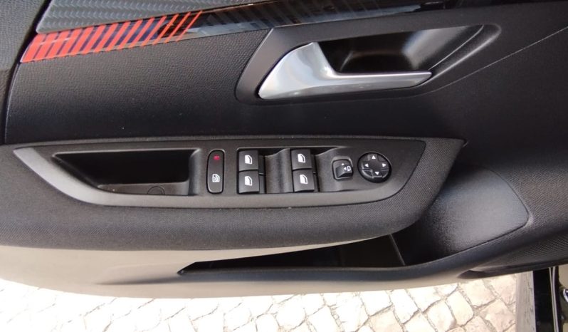 Peugeot e-208 completo