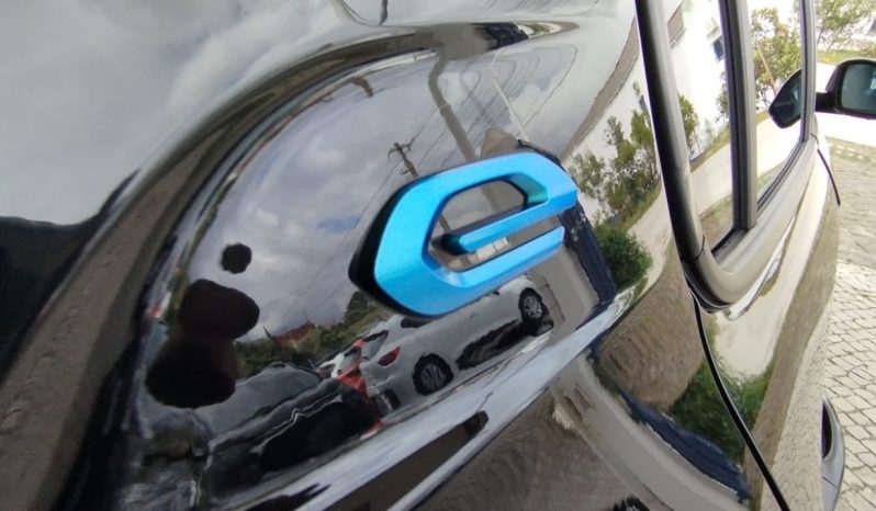 Peugeot e-208 completo