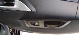 Peugeot e-208 completo