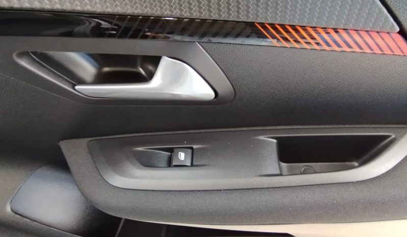 Peugeot e-208 completo