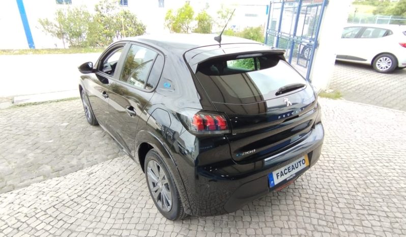 Peugeot e-208 completo