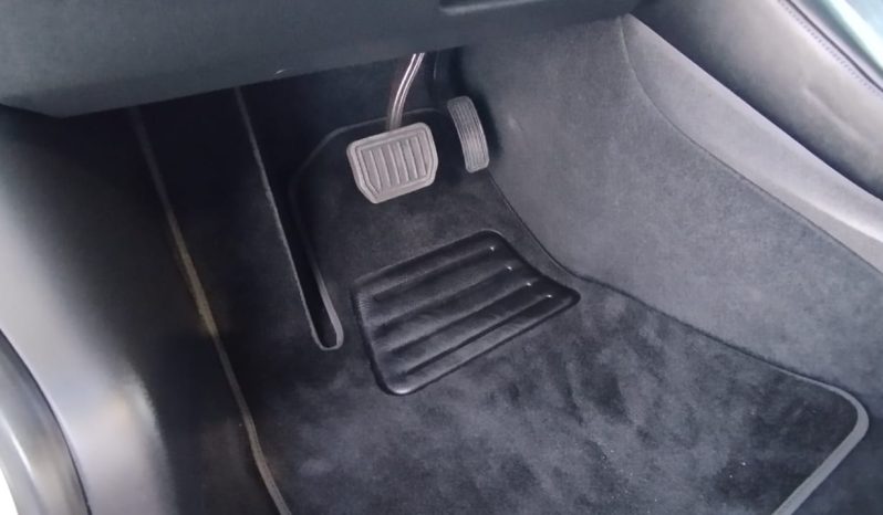 Tesla Model 3 completo