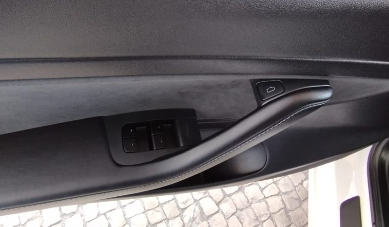 Tesla Model 3 completo