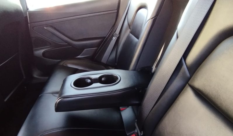 Tesla Model 3 completo