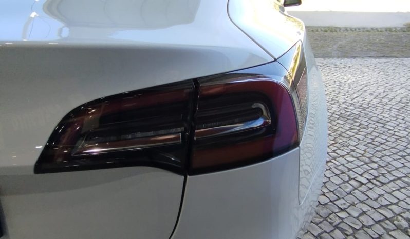 Tesla Model 3 completo