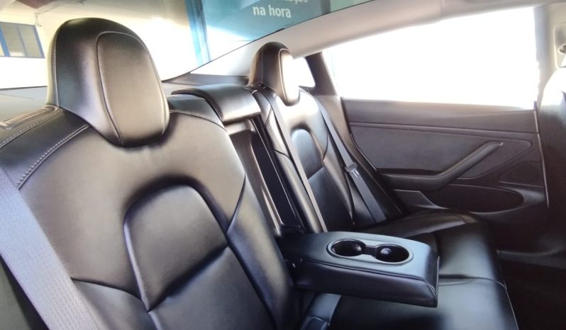 Tesla Model 3 completo