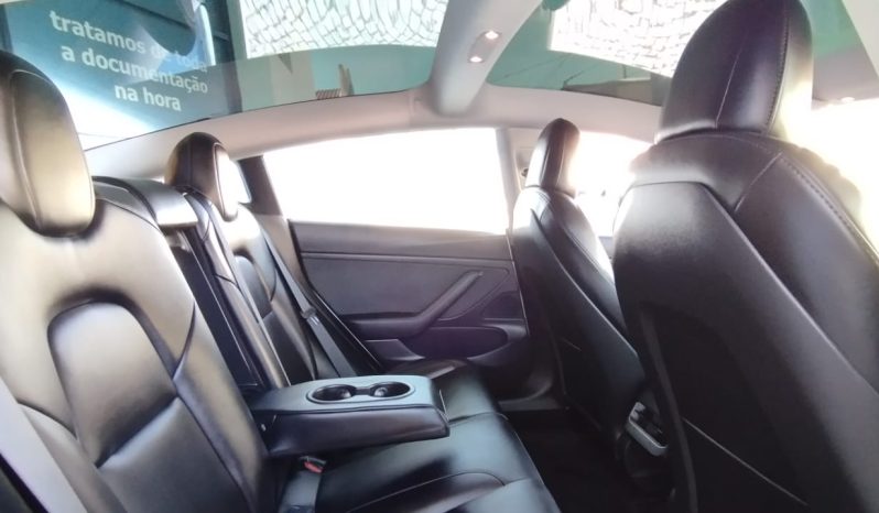 Tesla Model 3 completo