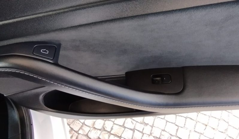 Tesla Model 3 completo