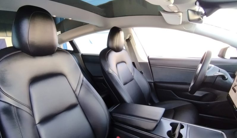 Tesla Model 3 completo