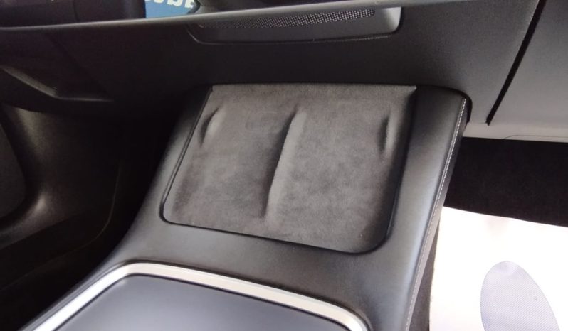 Tesla Model 3 completo