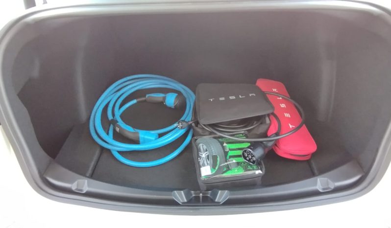 Tesla Model 3 completo