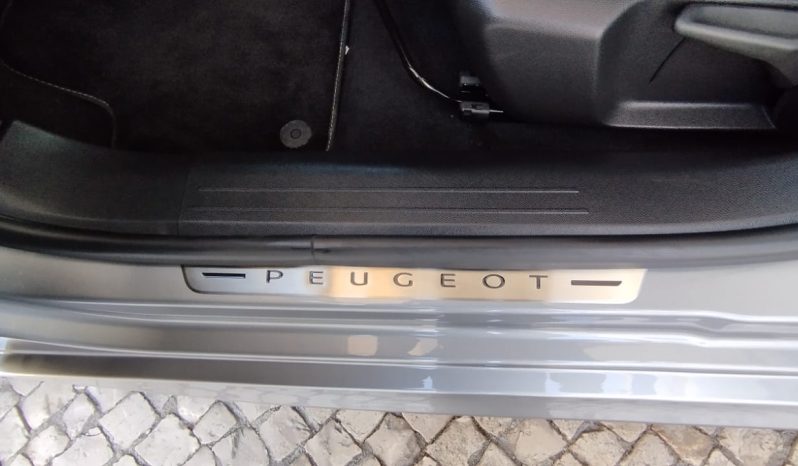 Peugeot e-208 completo