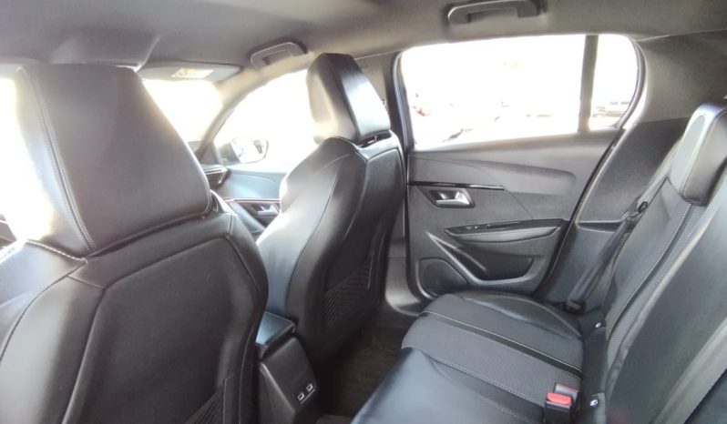 Peugeot e-208 completo