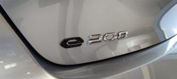 Peugeot e-208 completo