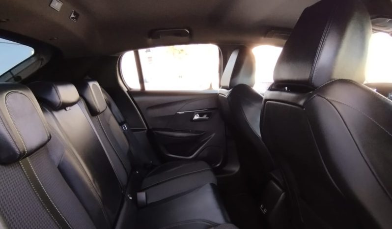 Peugeot e-208 completo