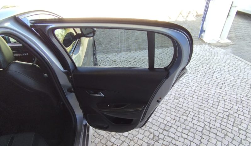 Peugeot e-208 completo