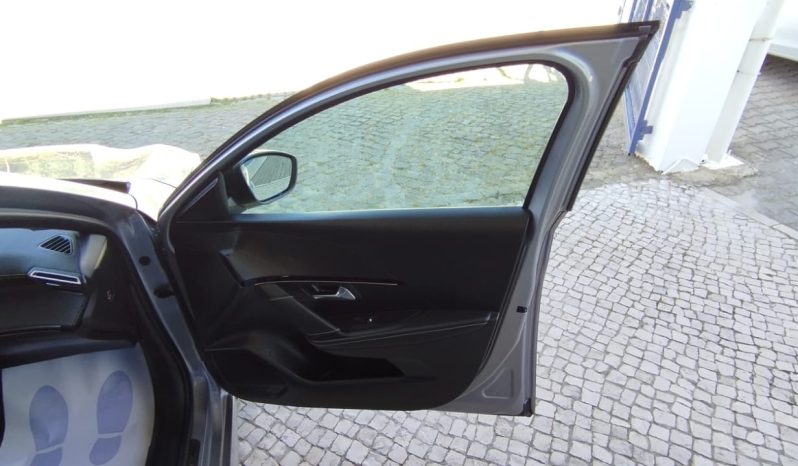 Peugeot e-208 completo