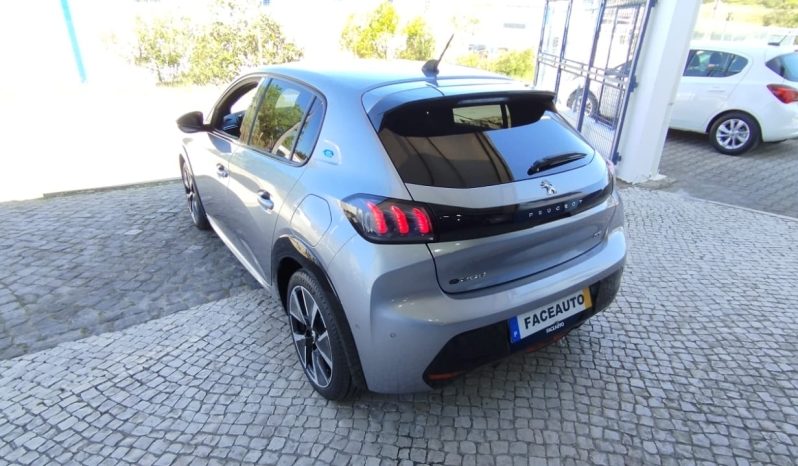 Peugeot e-208 completo