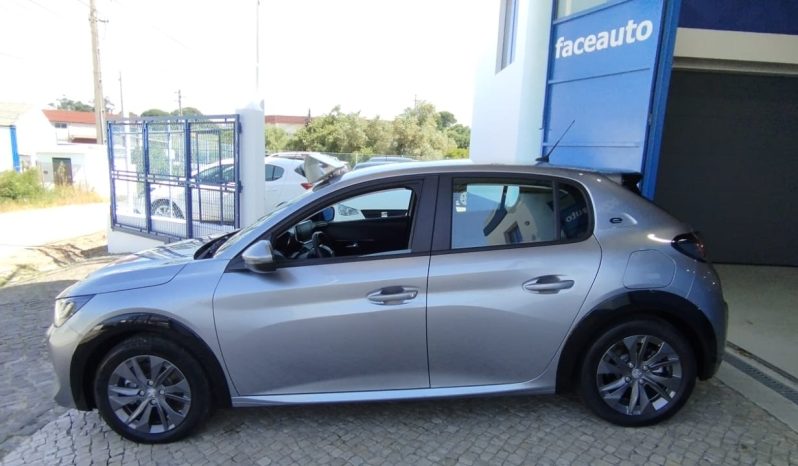 Peugeot e-208 completo