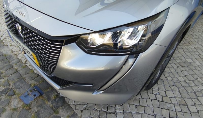 Peugeot e-208 completo