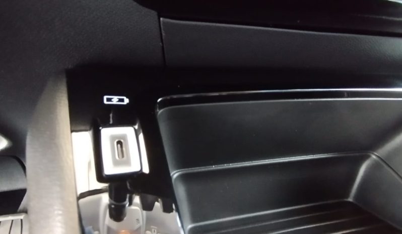 Peugeot e-208 completo