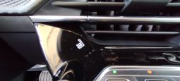 Peugeot e-208 completo
