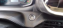 Peugeot e-208 completo