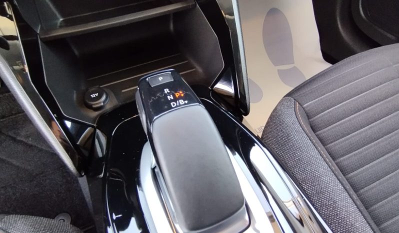 Peugeot e-208 completo