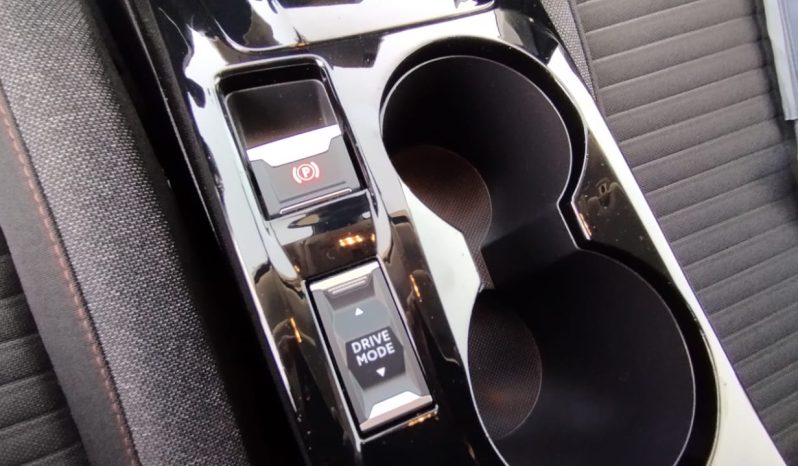 Peugeot e-208 completo
