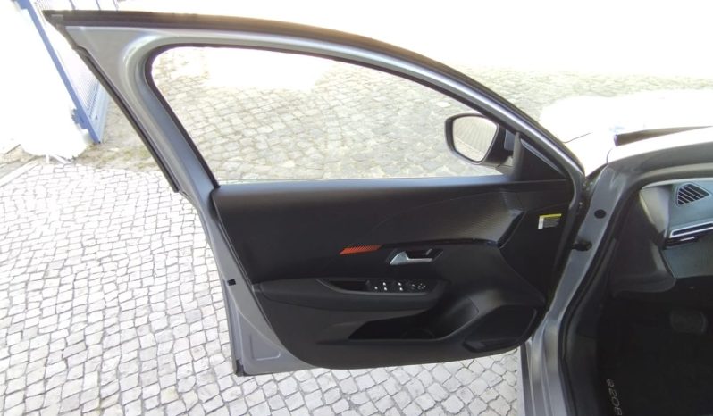 Peugeot e-208 completo
