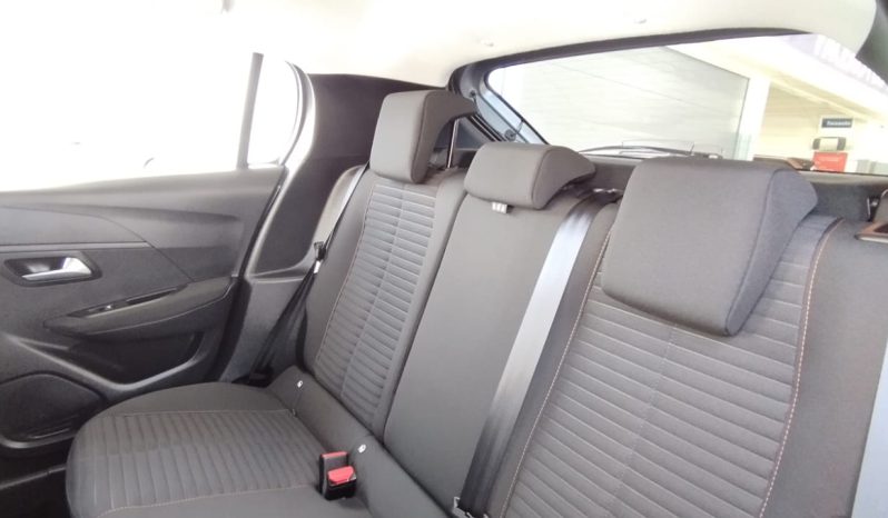 Peugeot e-208 completo