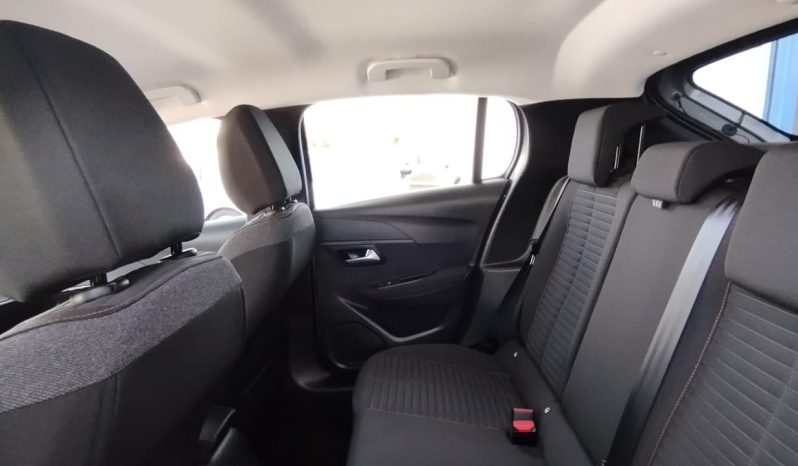 Peugeot e-208 completo