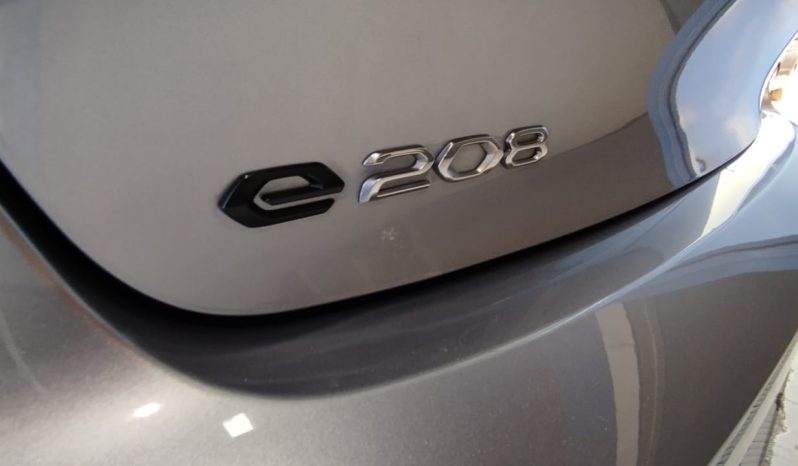 Peugeot e-208 completo
