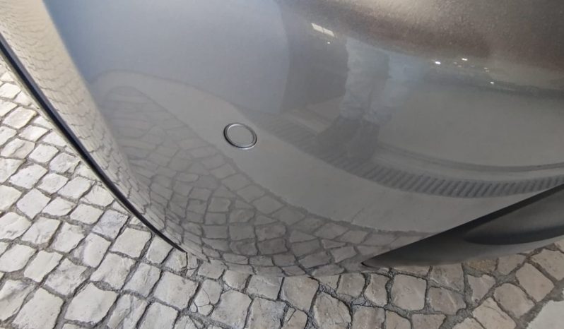 Peugeot e-208 completo