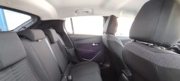 Peugeot e-208 completo