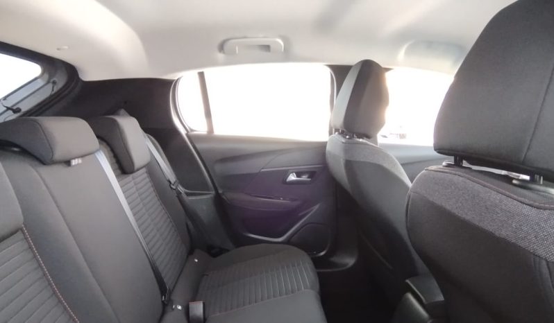 Peugeot e-208 completo