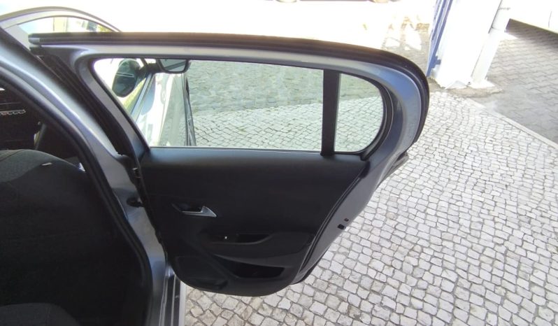 Peugeot e-208 completo