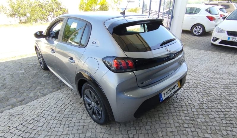 Peugeot e-208 completo