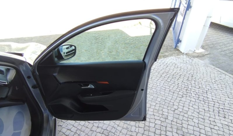 Peugeot e-208 completo