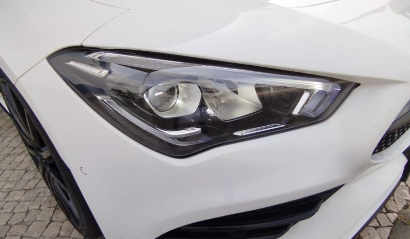 Mercedes-Benz CLA 180d AMG completo