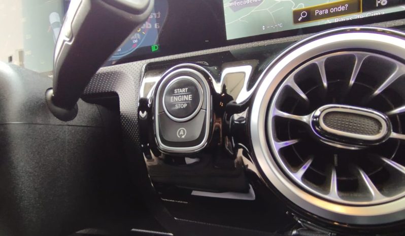 Mercedes-Benz CLA 180d AMG completo
