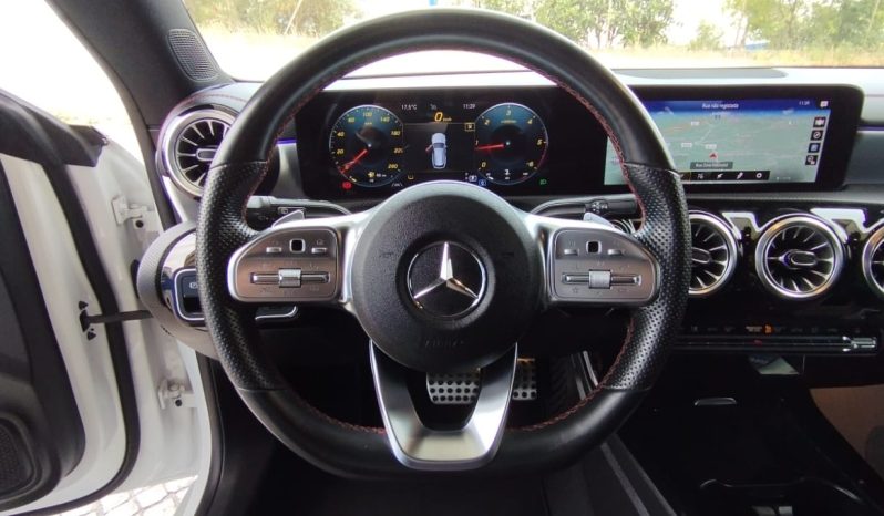 Mercedes-Benz CLA 180d AMG completo
