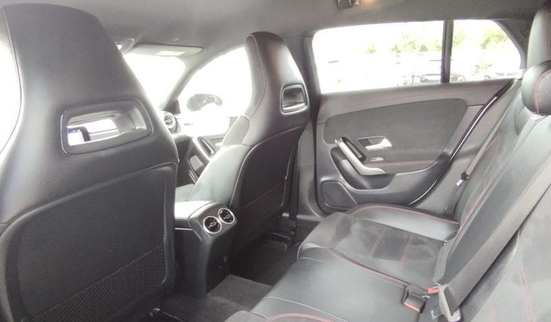 Mercedes-Benz CLA 180d AMG completo