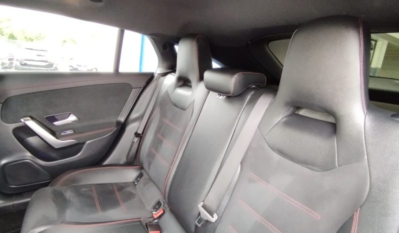 Mercedes-Benz CLA 180d AMG completo