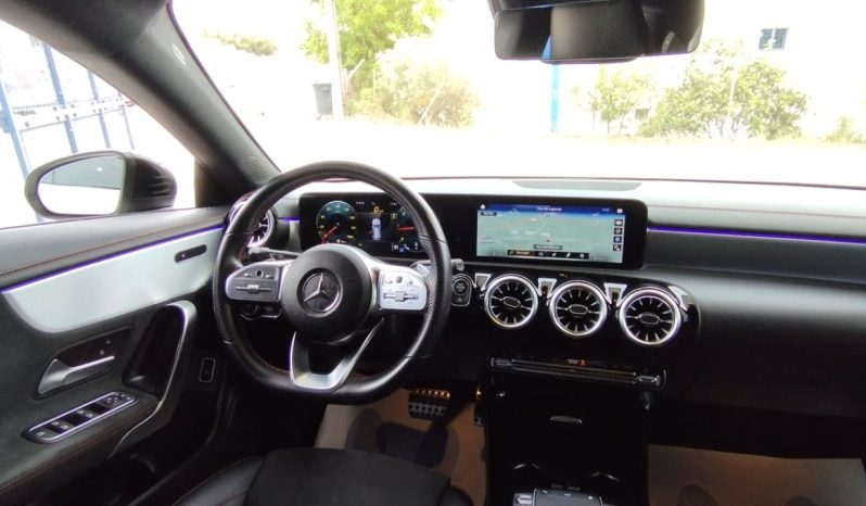 Mercedes-Benz CLA 180d AMG completo