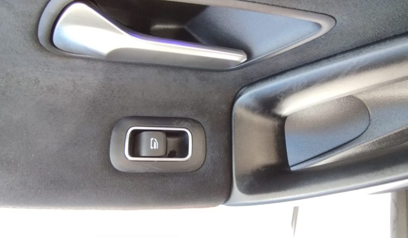 Mercedes-Benz CLA 180d AMG completo