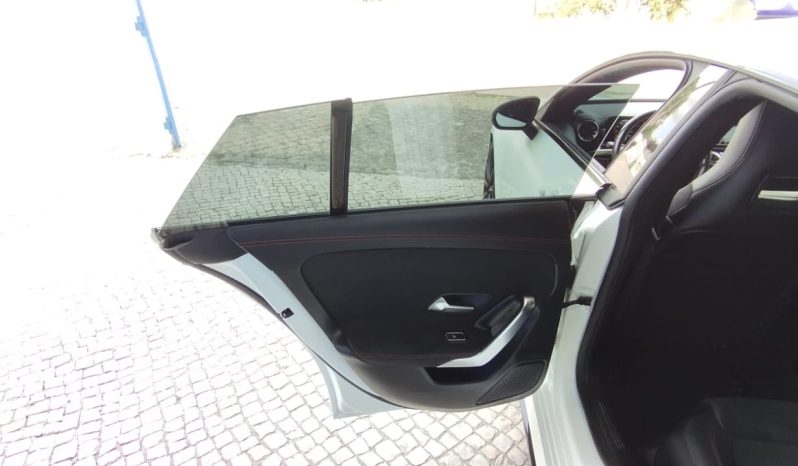 Mercedes-Benz CLA 180d AMG completo