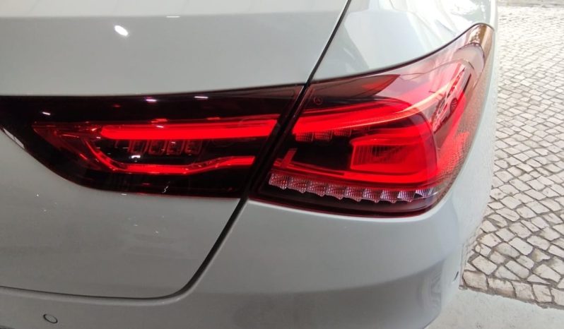 Mercedes-Benz CLA 180d AMG completo